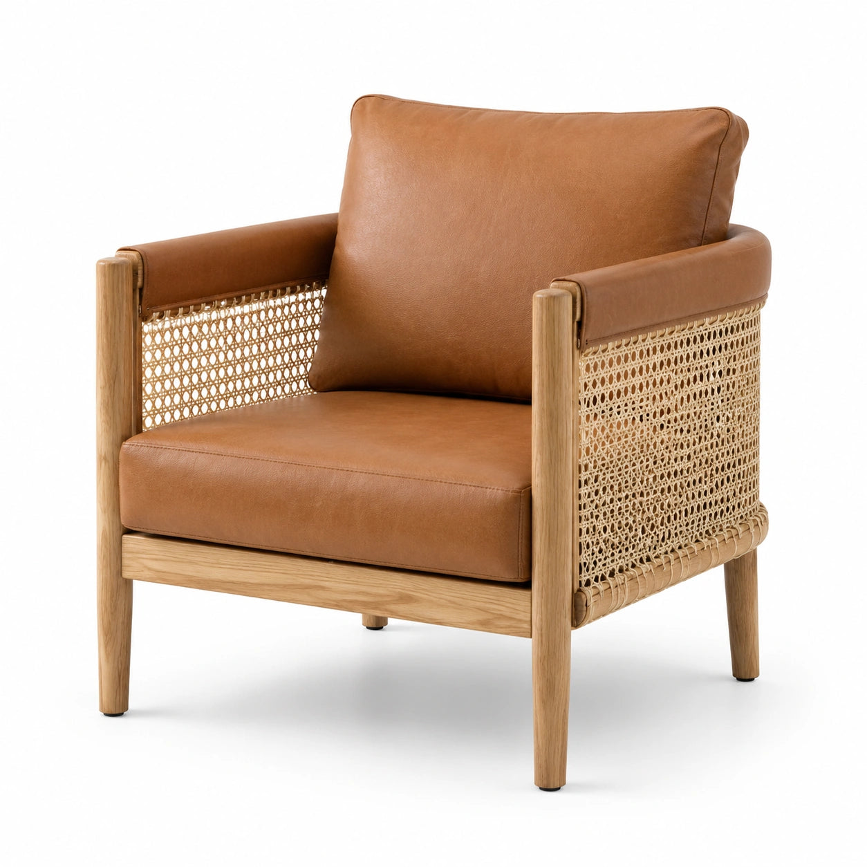 Poltrona in pelle marrone con struttura in legno e lati in rattan