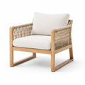 Poltrona in legno e corda con cuscini beige
