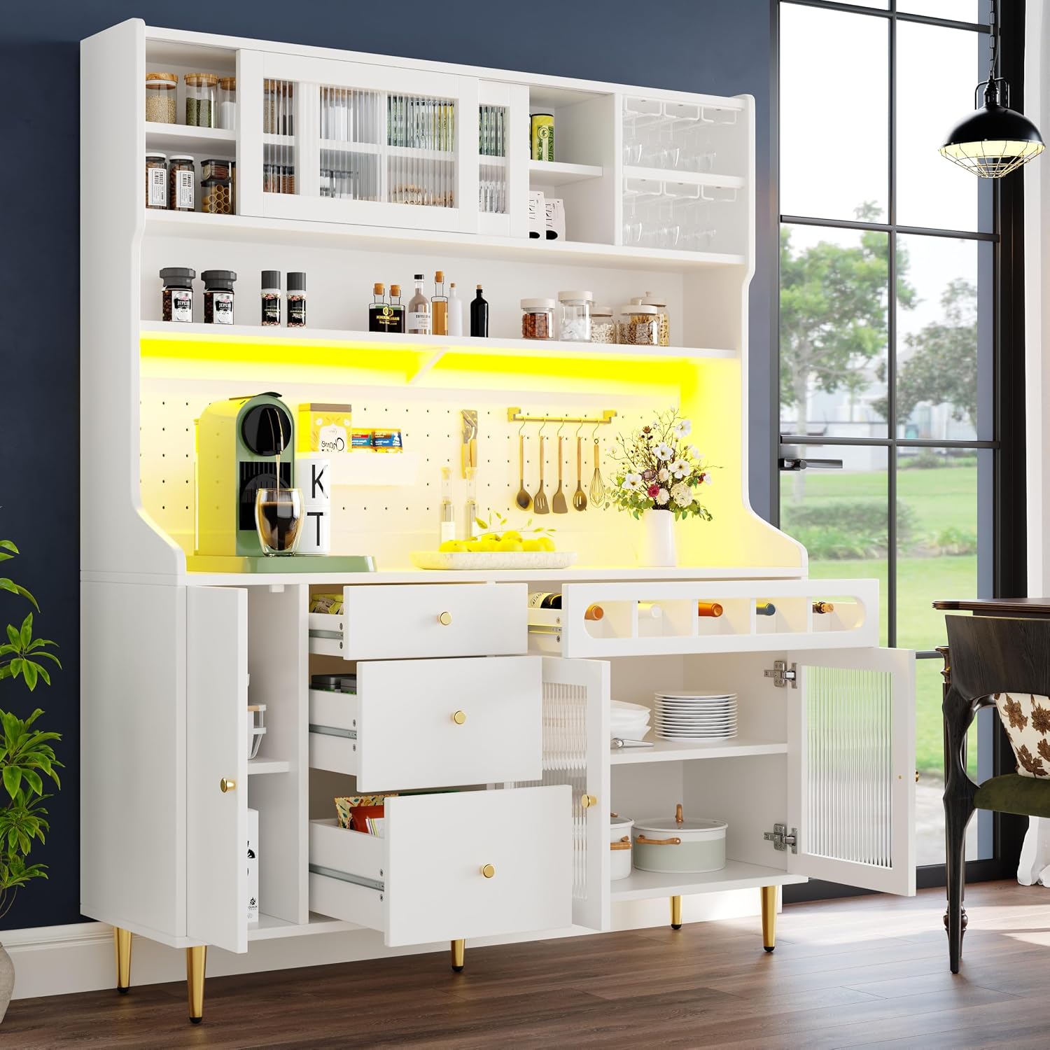 Mobili alti, Armadio alto per soggiorno, 145 x 39 x 171 cm, sala da pranzo, armadio con ripiani regolabili, armadi con illuminazione a LED, VIEKOS